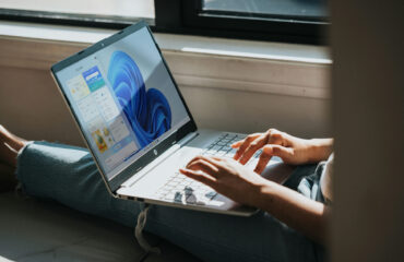 windows-AigsWJmvoEo-unsplash